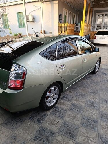 Toyota Prius-4