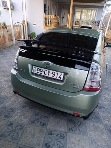 Toyota Prius-8