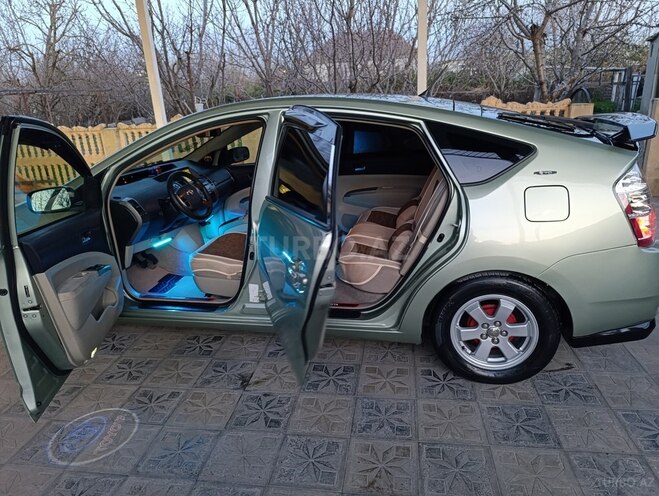 Toyota Prius-10