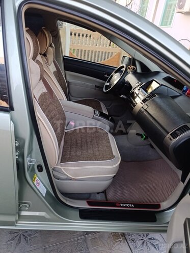 Toyota Prius-11