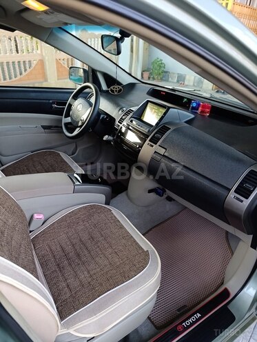 Toyota Prius-18