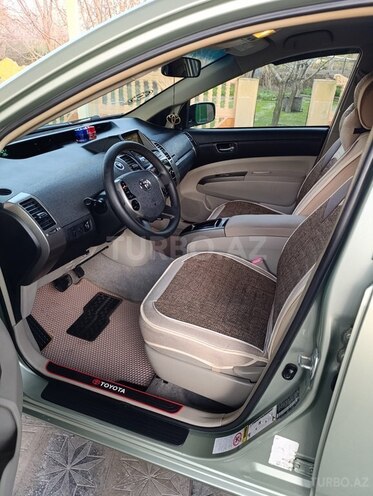 Toyota Prius-19