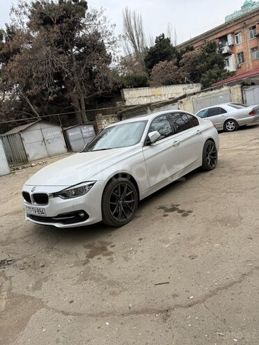 BMW 330-1