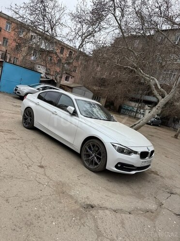 BMW 330-2