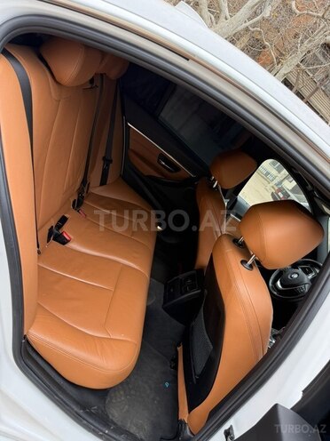BMW 330-8