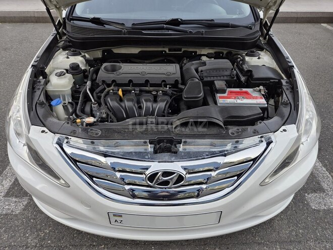 Hyundai Sonata-15
