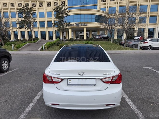 Hyundai Sonata-2