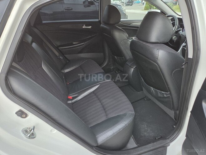 Hyundai Sonata-8