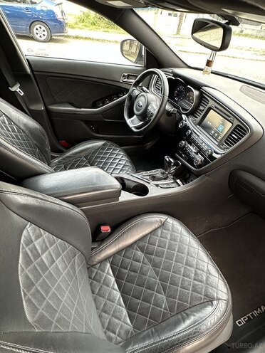 Kia Optima-11