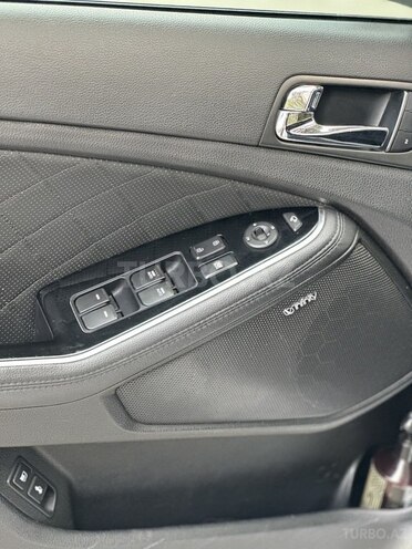 Kia Optima-17