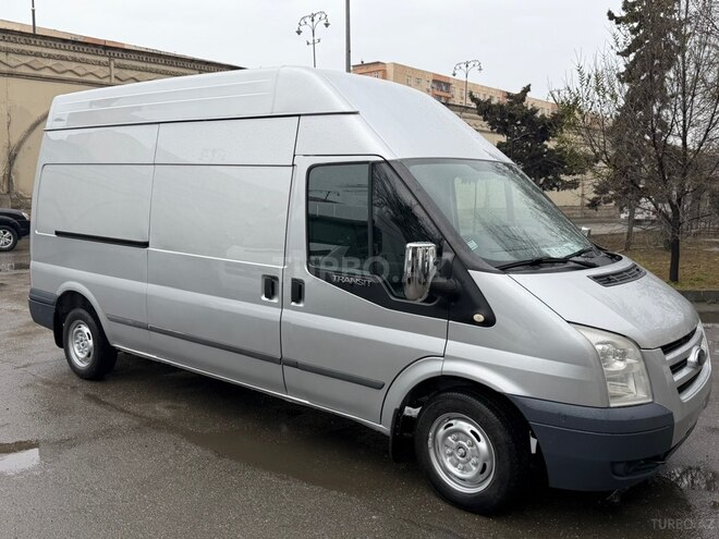 Ford Transit-3