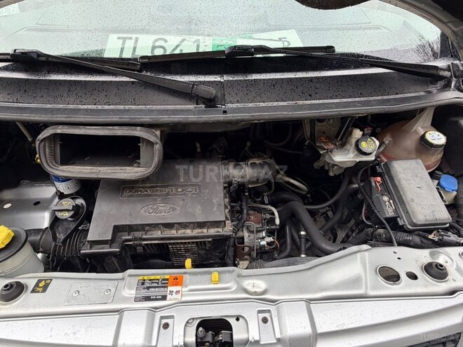 Ford Transit-8