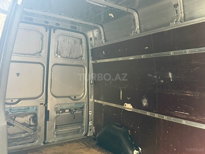 Ford Transit-6