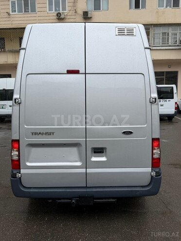 Ford Transit-4