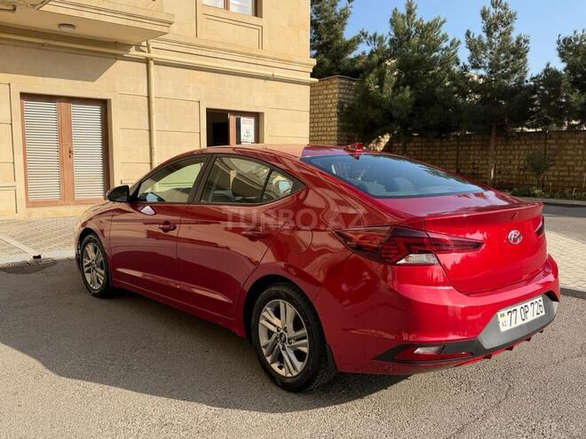 Hyundai Elantra-8