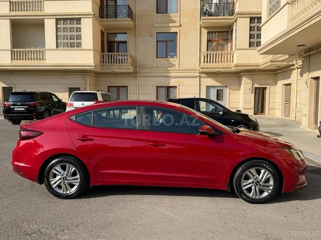 Hyundai Elantra-9