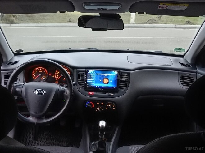 Kia Rio-10