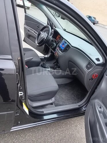 Kia Rio-12