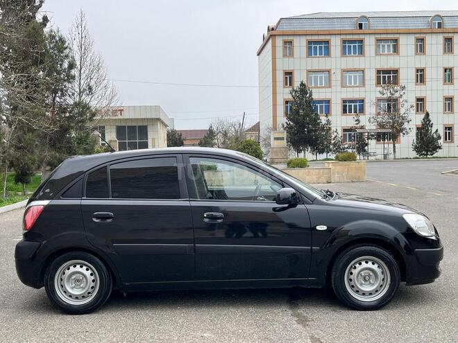 Kia Rio-5