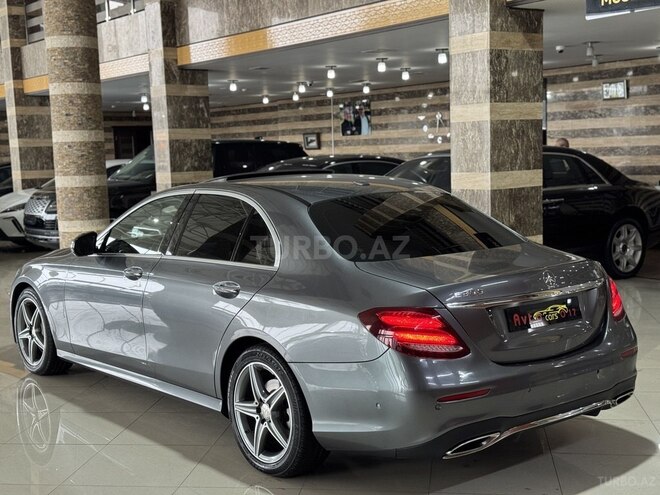 Mercedes E 300-10
