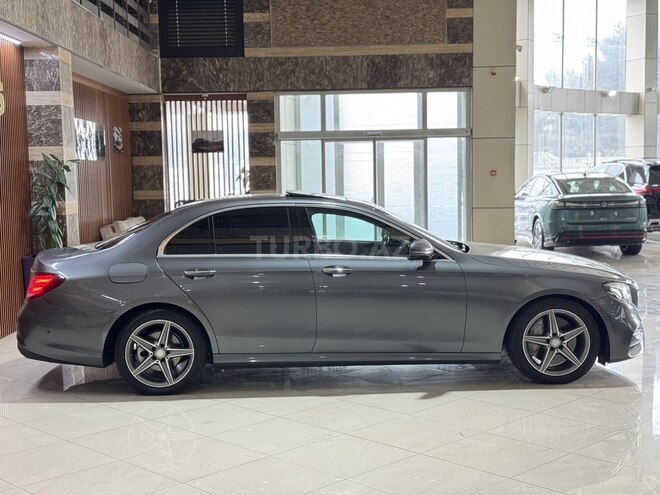 Mercedes E 300-7