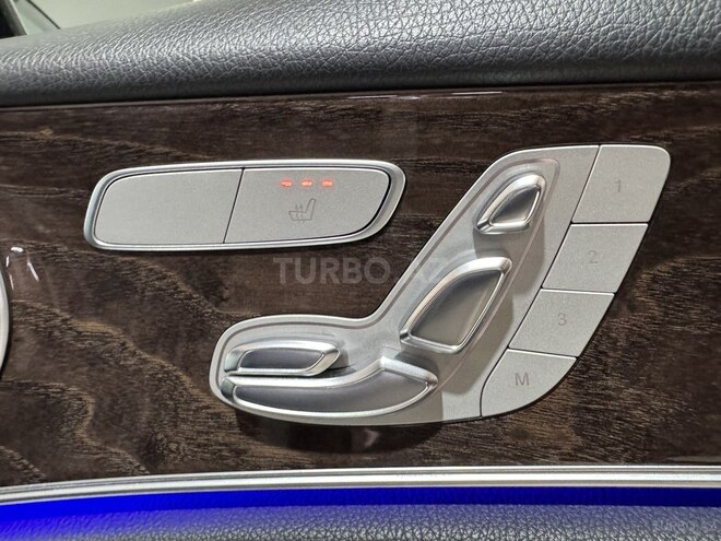 Mercedes E 300-19