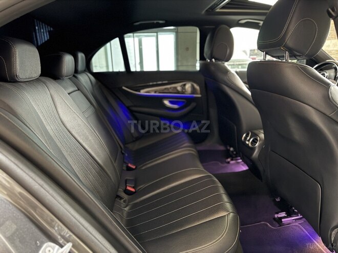 Mercedes E 300-16