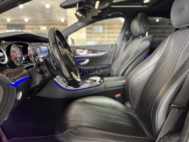 Mercedes E 300-11