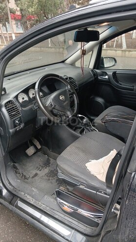 Opel Zafira-8