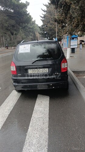 Opel Zafira-4