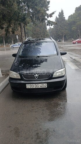 Opel Zafira-1