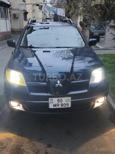 Mitsubishi Outlander-1