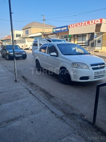 Chevrolet Aveo-4