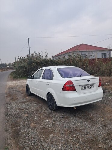 Chevrolet Aveo-5