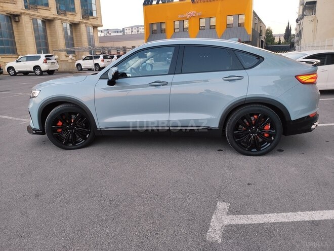 Geely Tugella-12