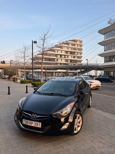 Hyundai Elantra-4