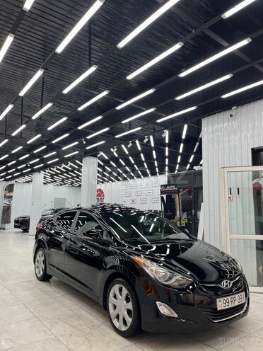 Hyundai Elantra-14