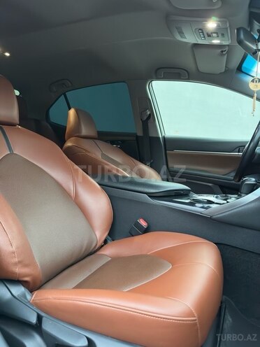 Toyota Camry-11