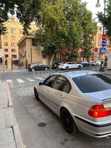 BMW 318-9