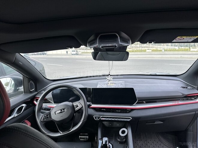 Geely Coolray-4