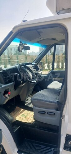 Ford Transit-4