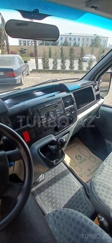 Ford Transit-3