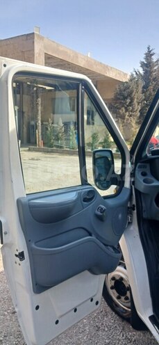 Ford Transit-6