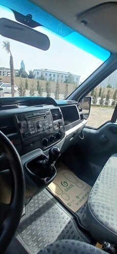 Ford Transit-8