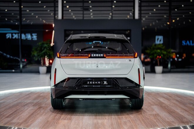 ZEEKR X-5