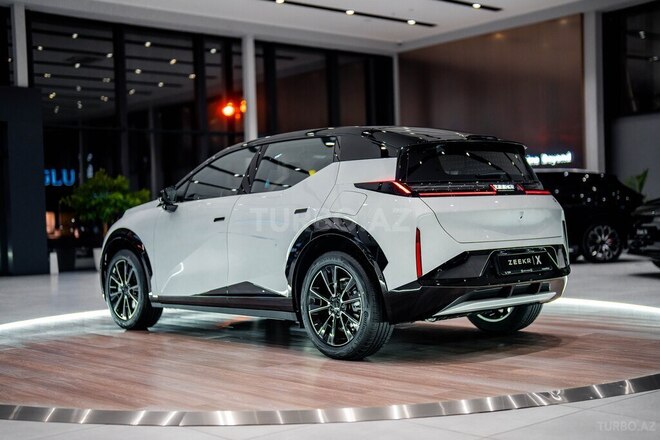 ZEEKR X-6