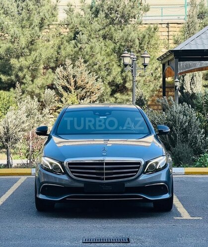 Mercedes E 300 d-1