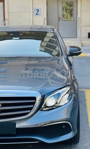 Mercedes E 300 d-11