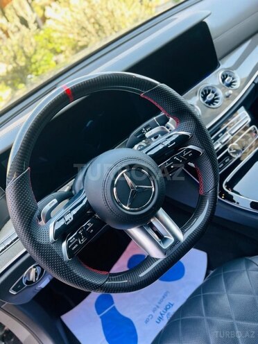 Mercedes E 300 d-18