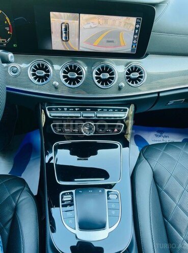 Mercedes E 300 d-15